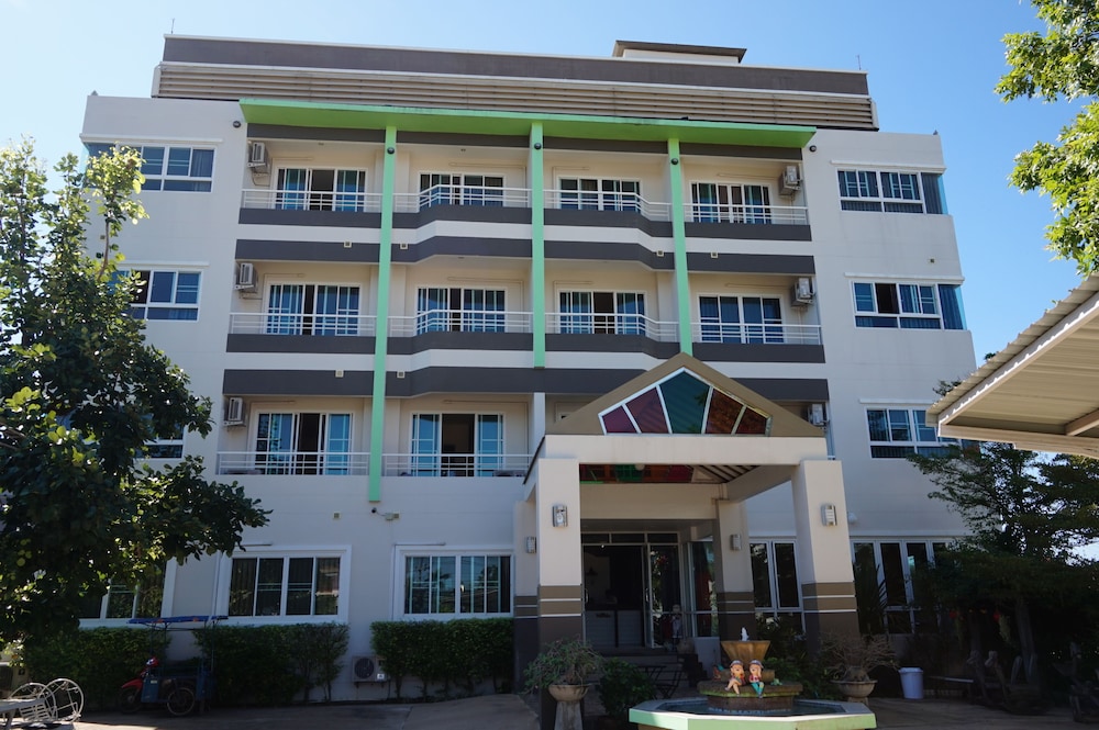 Panwalee Hotel 1/64