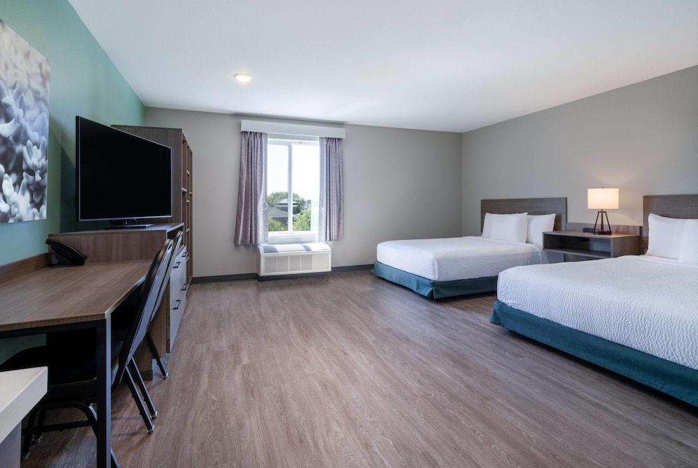 ECHO Suites Extended Stay By Wyndham Naples 49/86