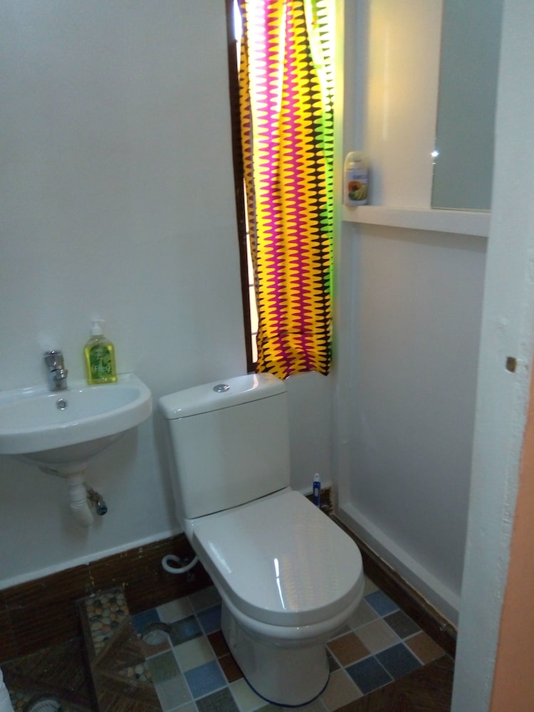 Feehi's Place Hostel 37/38