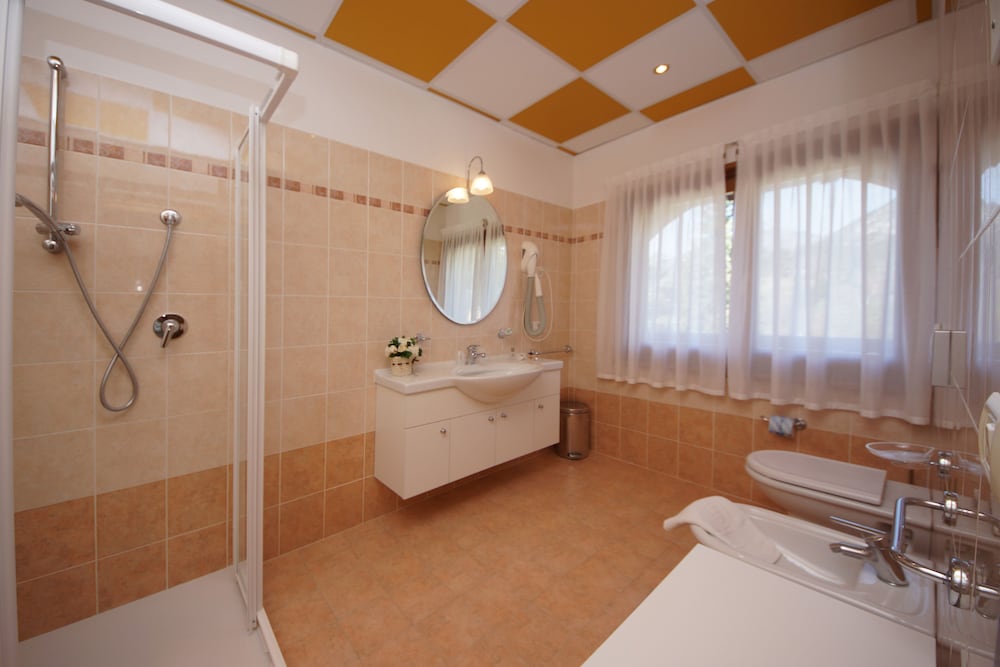 Hotel Pineta Campi 15/90