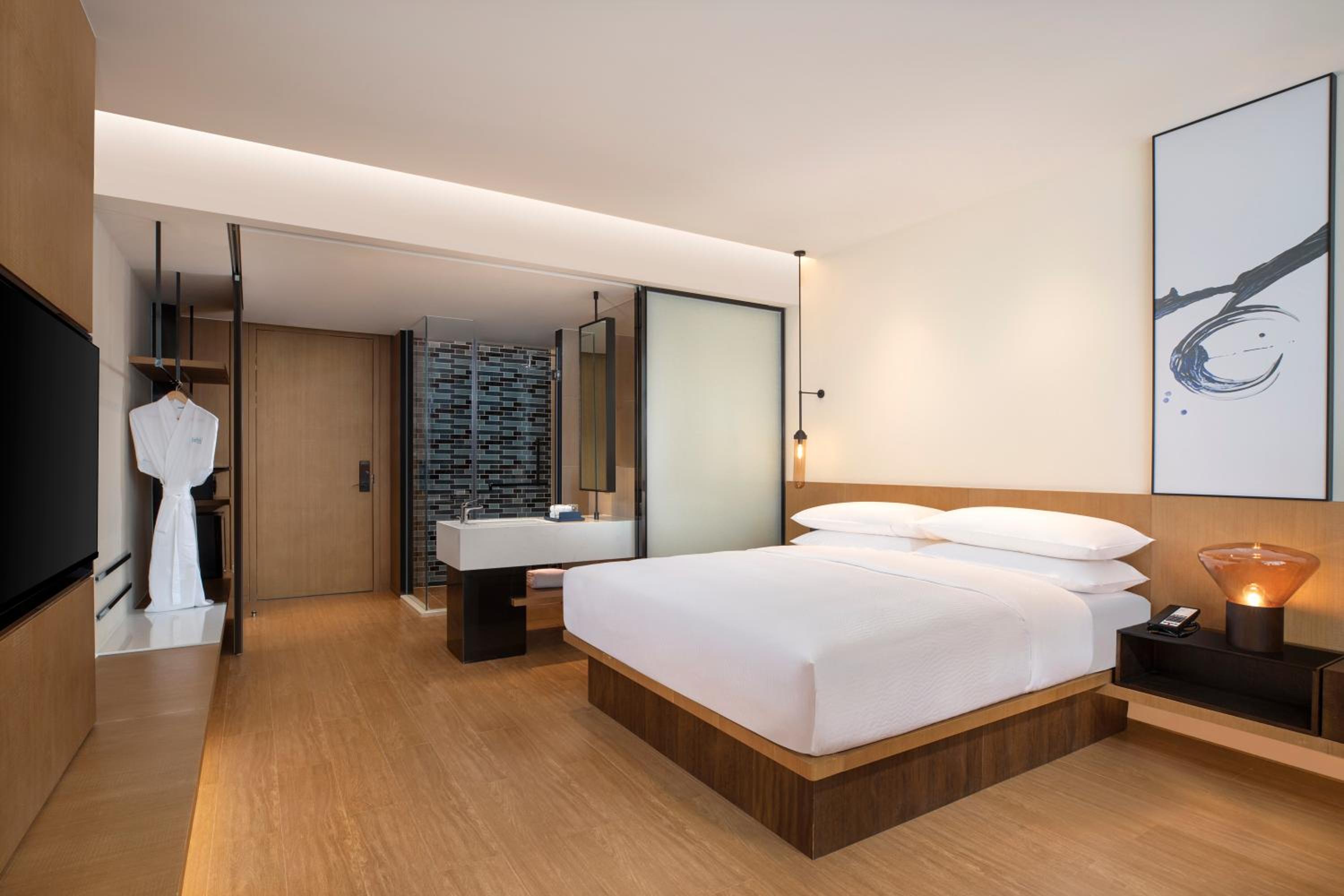 Guest Room, Family, King Bed