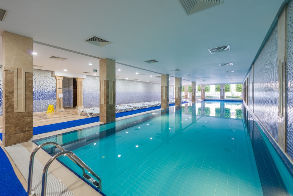 Royal Atlantis Resort Spa 12/69