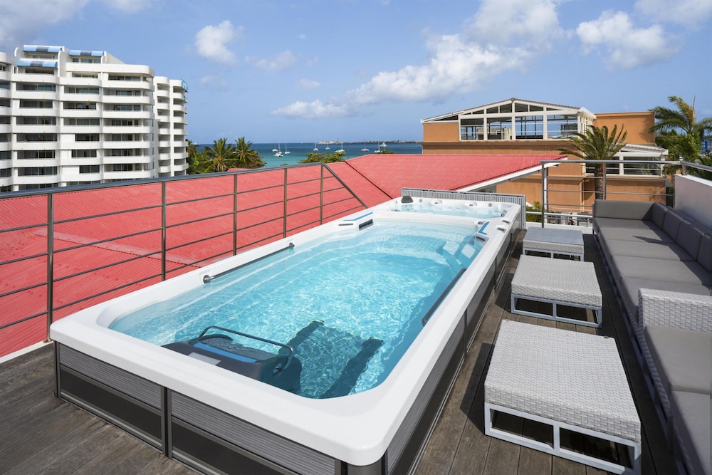 Commodore Suites, SureStay Collection by Best Western 45/71