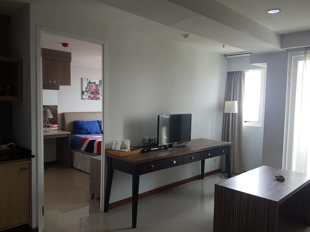 The London Living Kebagusan City 9/17