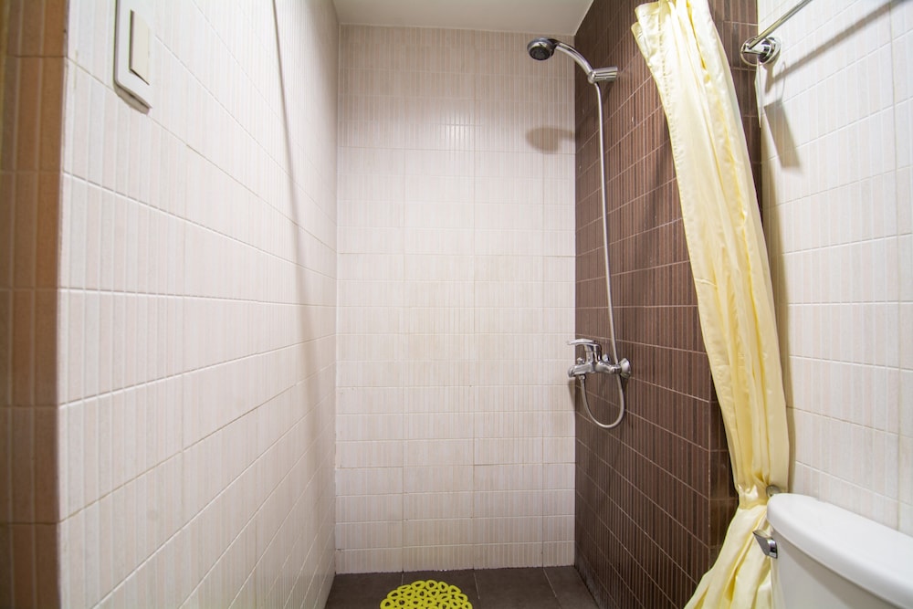 Festive Hotel Makati 59/60