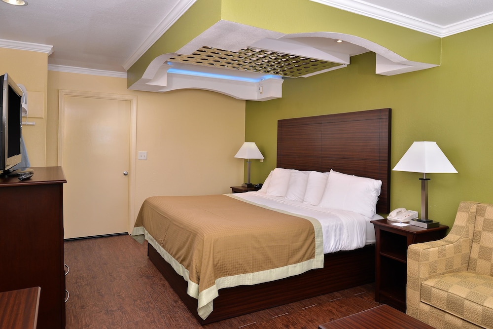 Americas Best Value Inn Suites Winona 20/28
