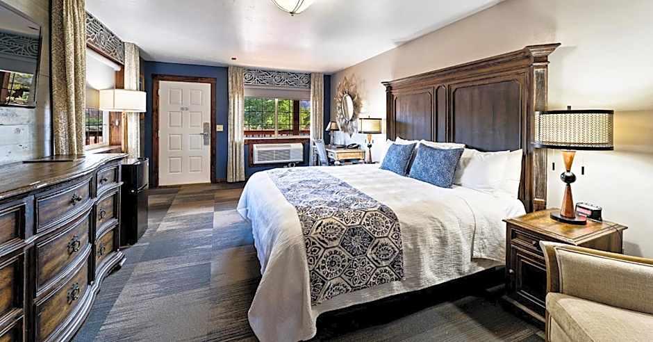 Desert Rose Resort & Cabins 7/25