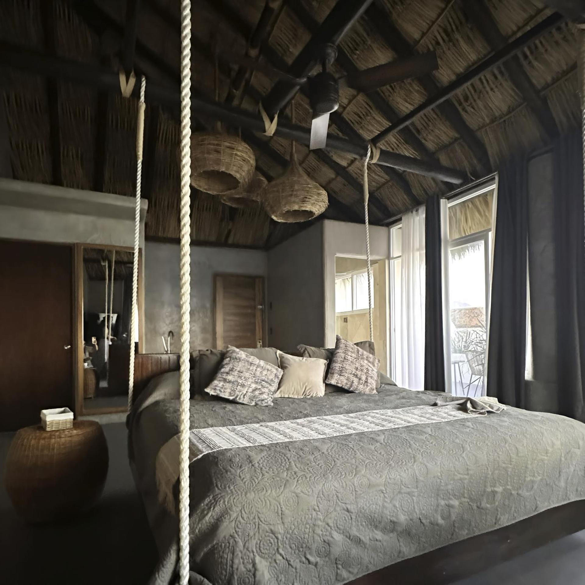 Suite, King Bed, Hot Tub