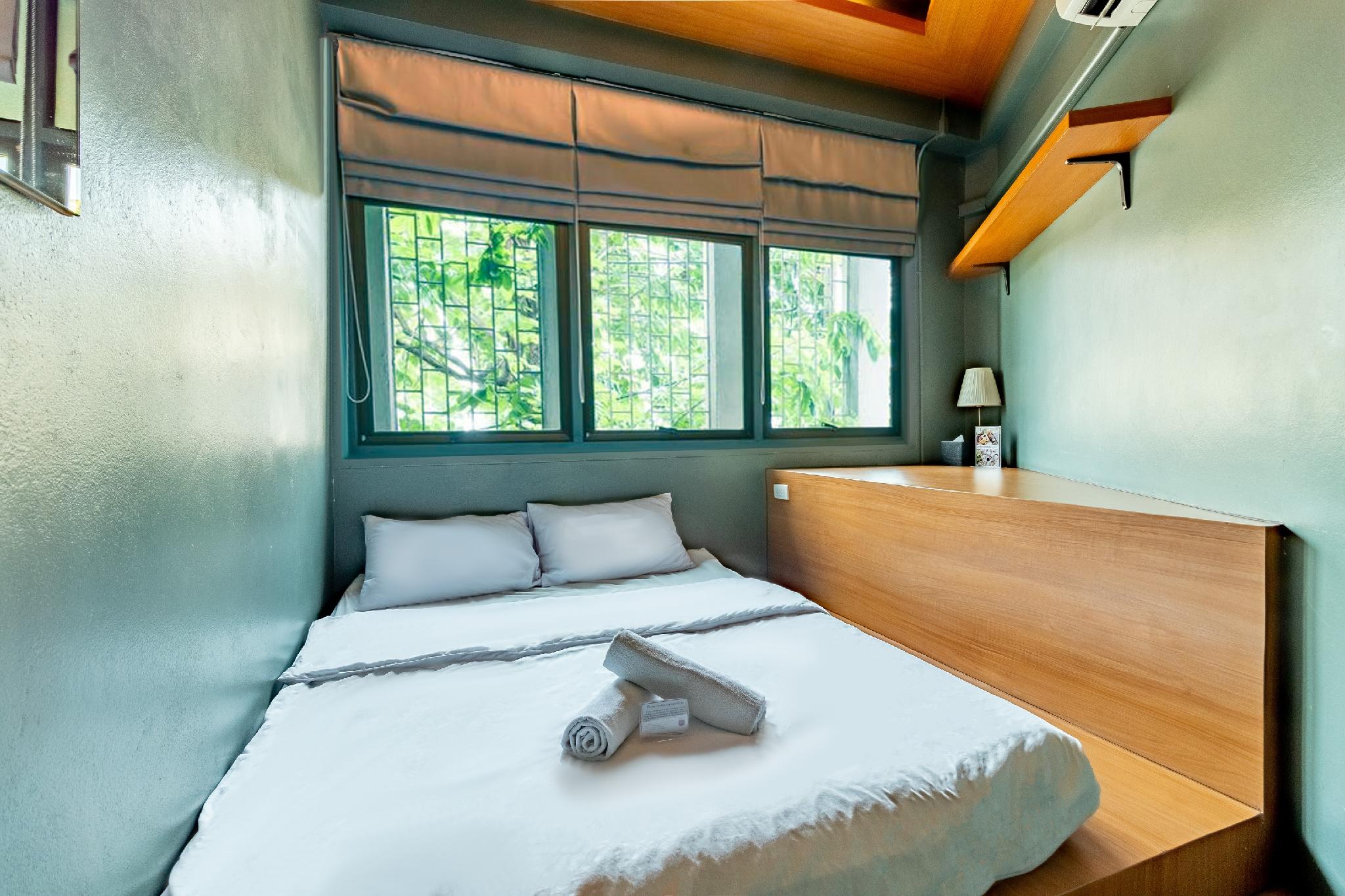 ROOM, DOUBLE BED, SHARED BATHROOM