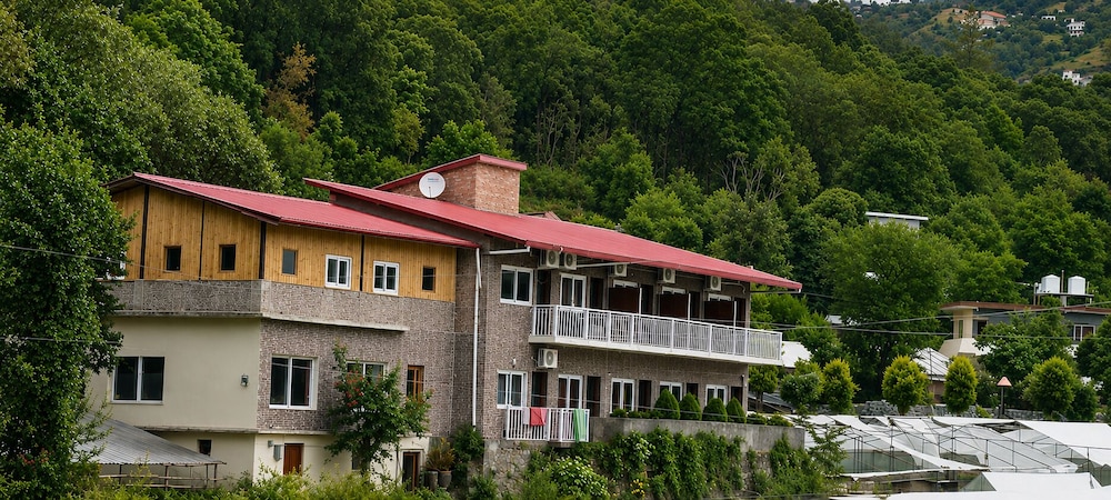 Damyanti Residency Hotel 8/50