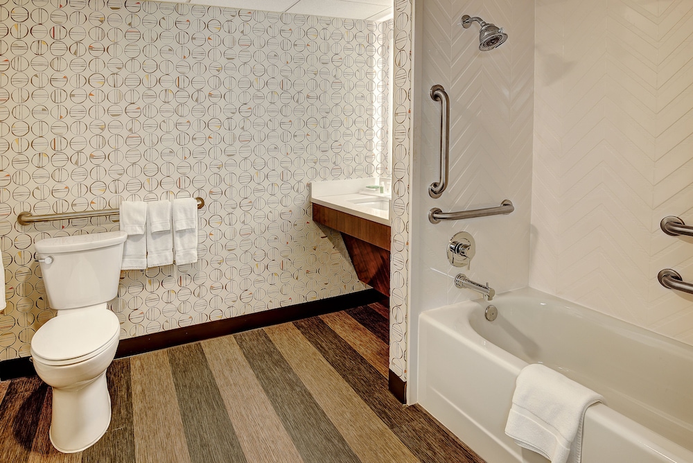 Holiday Inn East Windsor 12/60