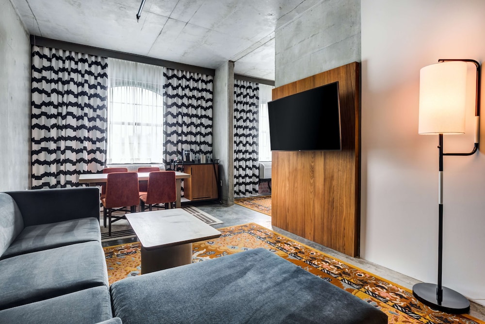 The LOOM Hotel, Tapestry Collection by Hilton 39/68