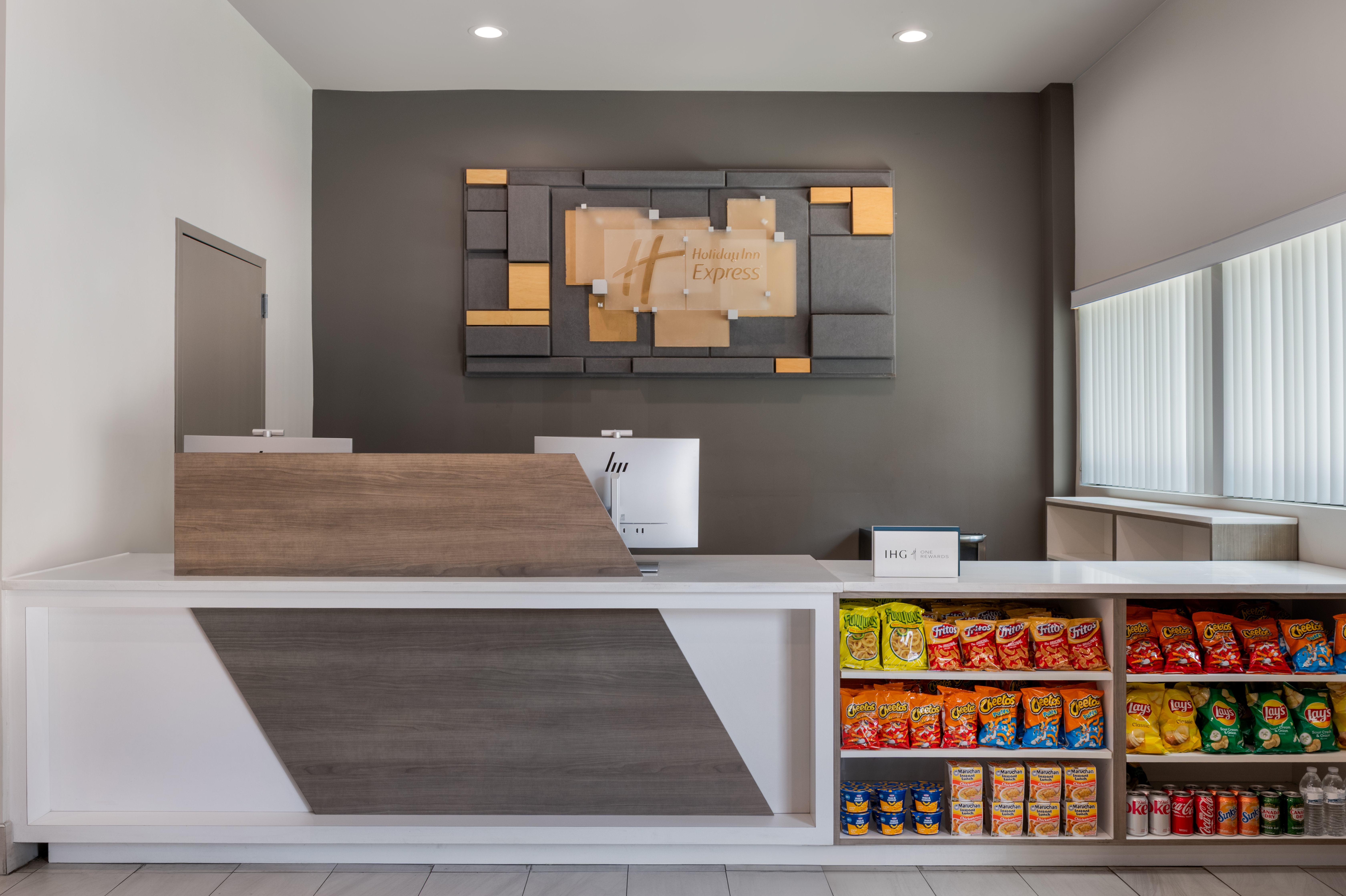 Holiday Inn Express & Suites Bronx - NYC, an IHG Hotel 5/37