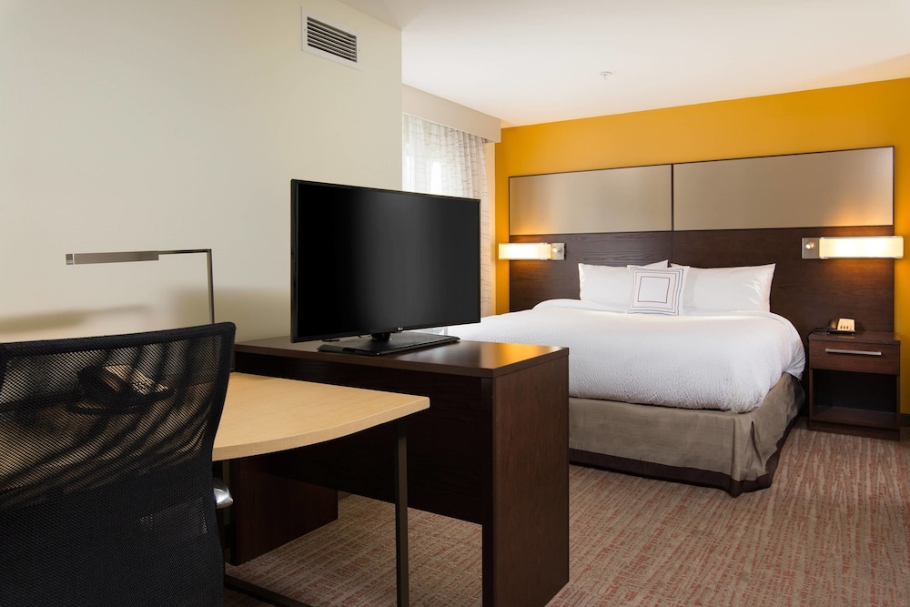 Residence Inn Kansas City At the Legends 5/27