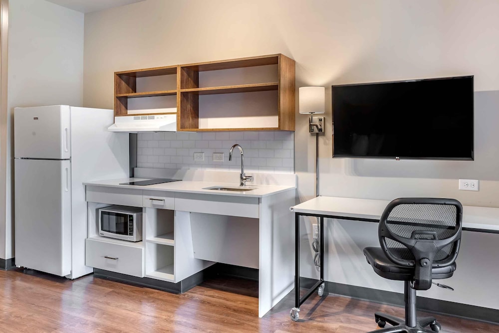 Extended Stay America Premier Suites Orlando Sanford 50/57