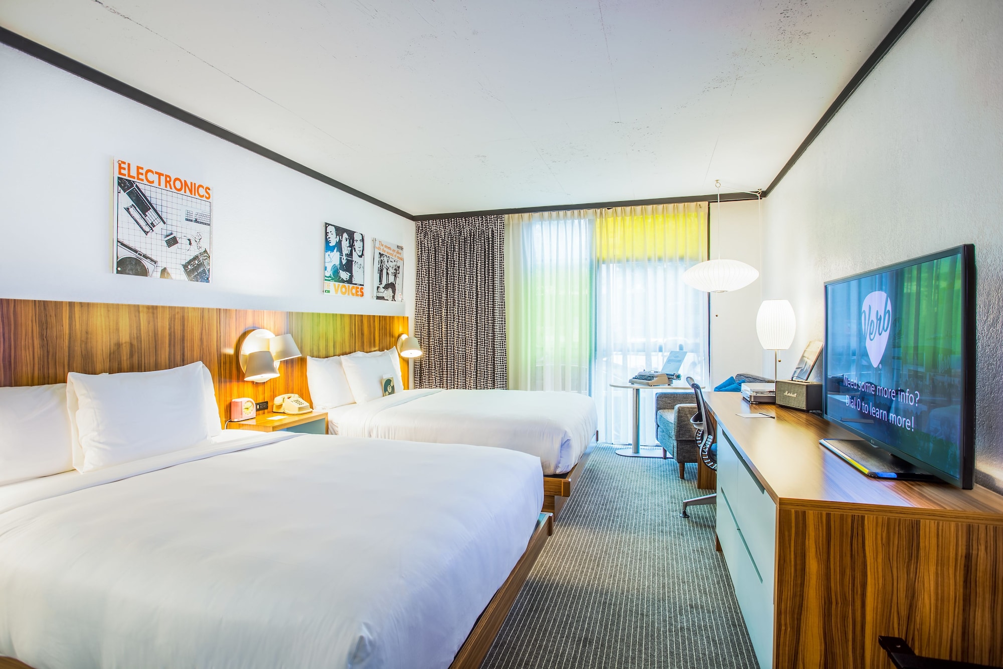 STANDARD, 2 QUEEN BEDS