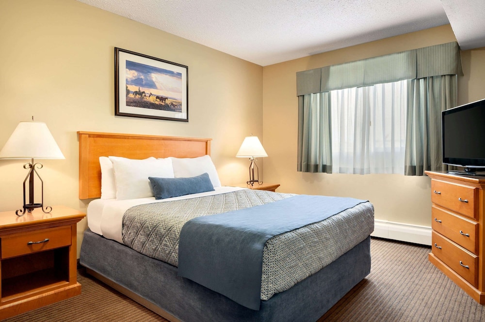 Travelodge by Wyndham Edson 2409079 Alberta Ltd. 23/53