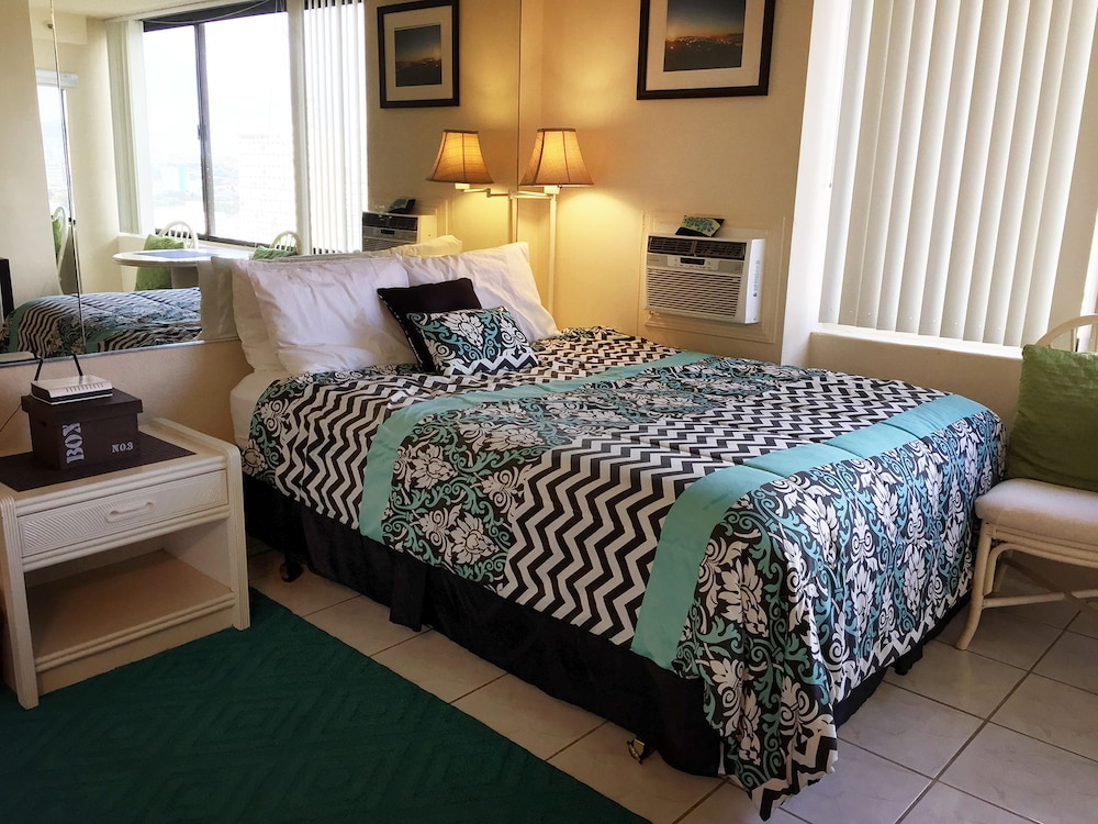 Waikiki Monarch Hotel 27/50