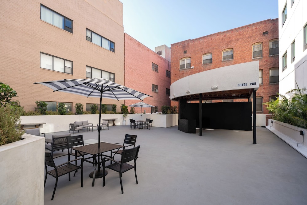 Kins Hotel 32/50