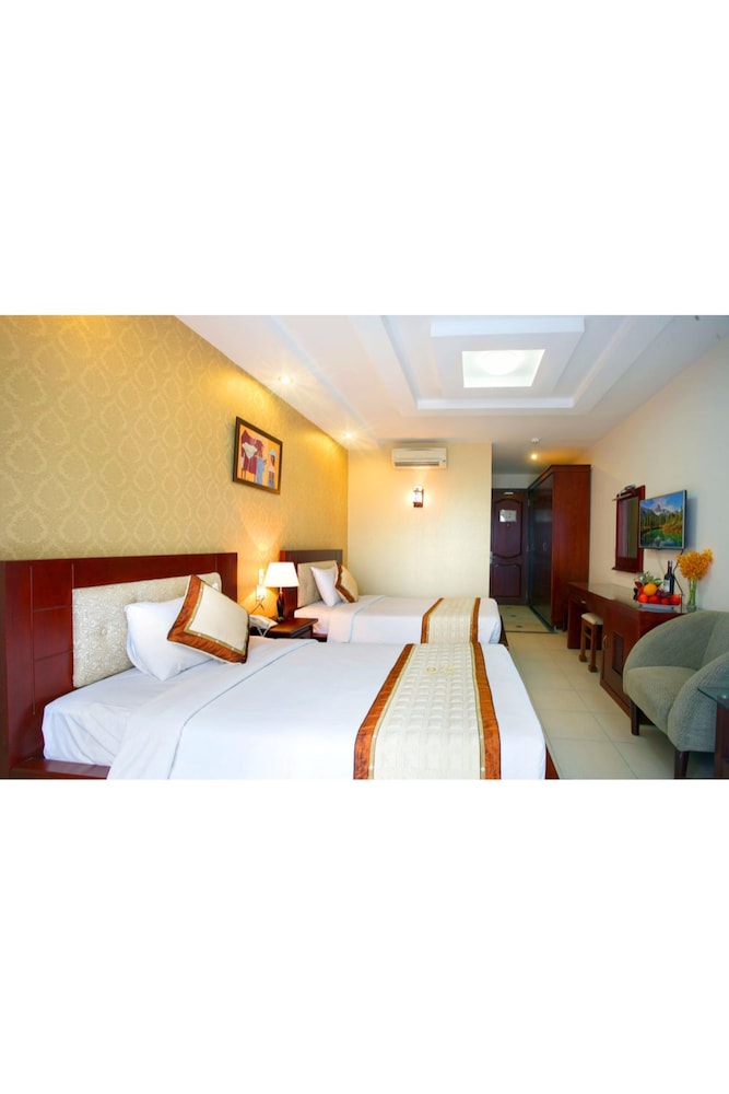 Sunny Hotel 13/54