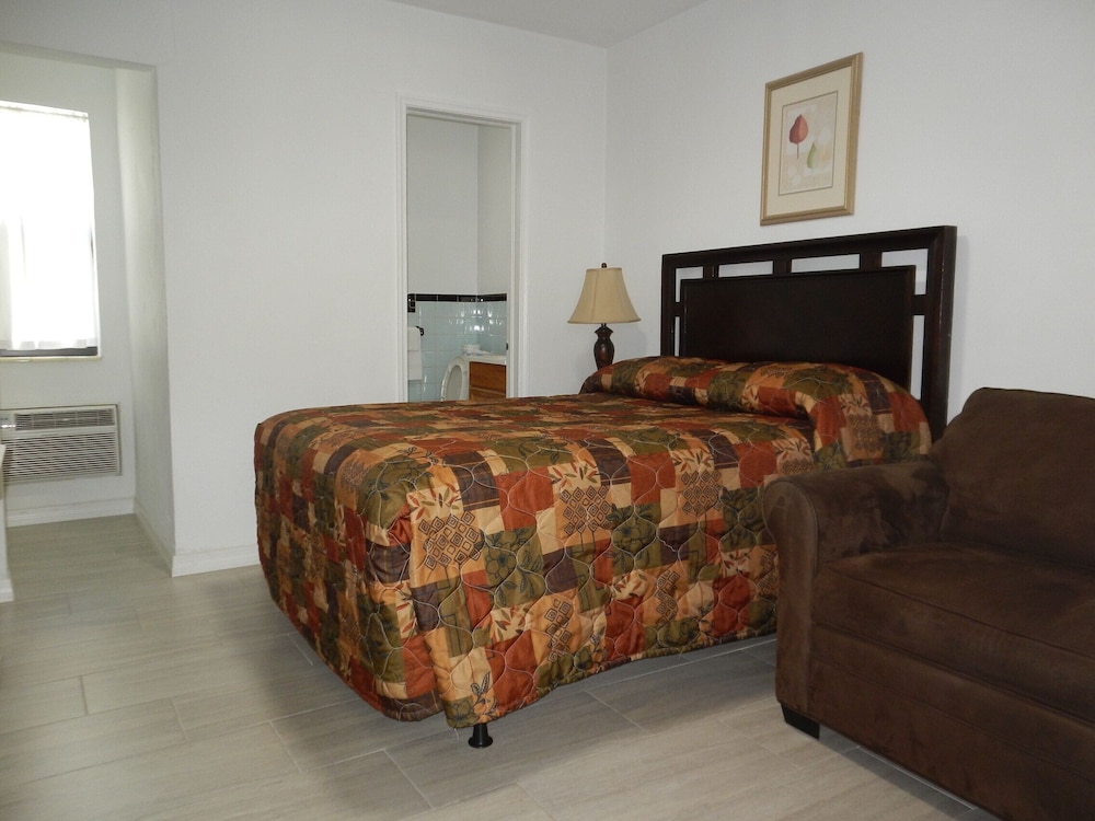 Shell Motel 38/73