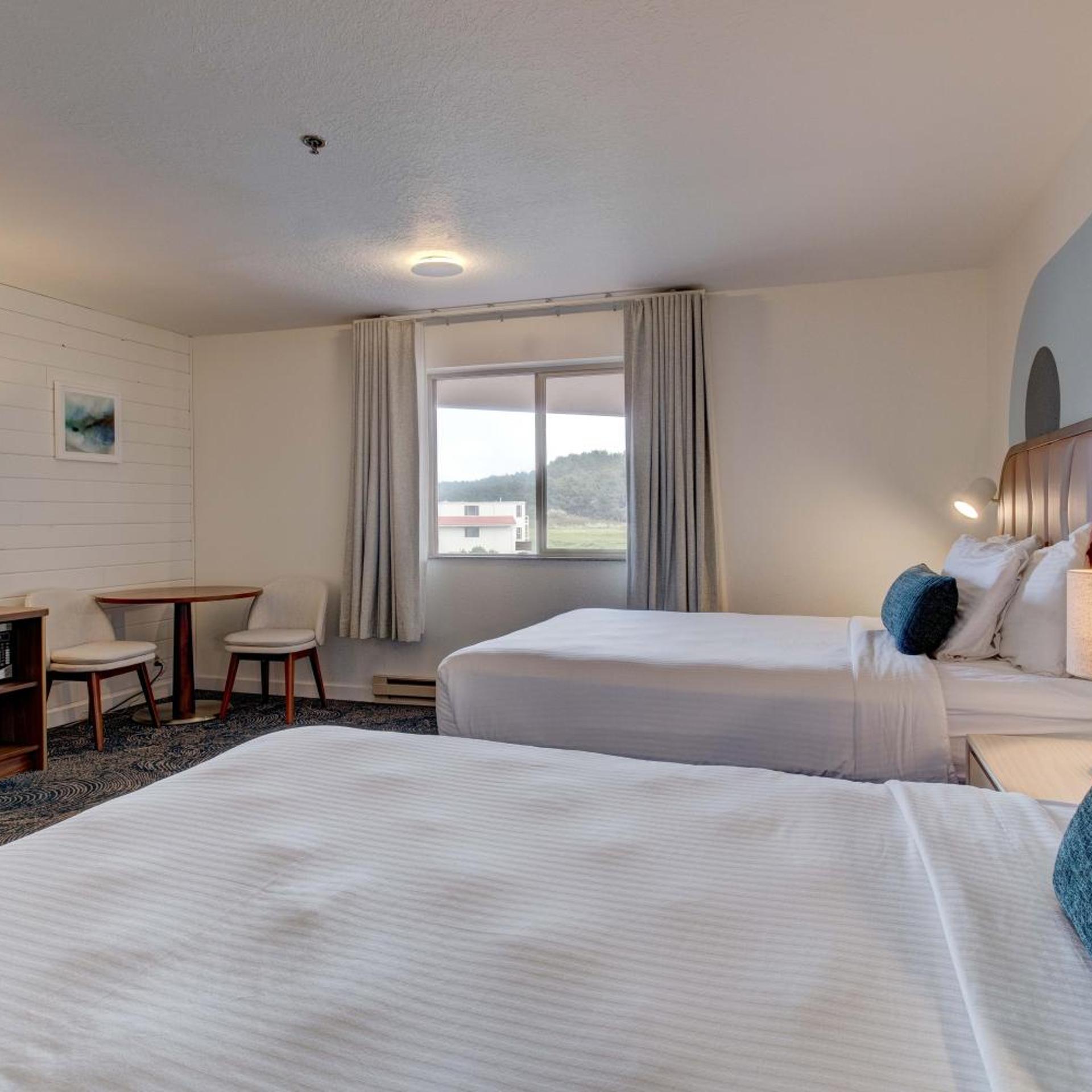 Room, 2 Queen Beds, Hillside View