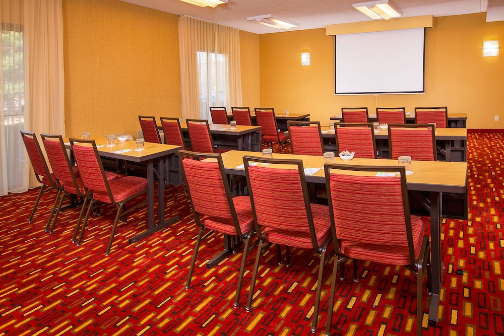Courtyard By Marriott Manassas Battlefield Park 39/41