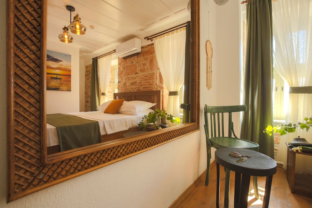 Cunda Tas Otel by Taze 18/50