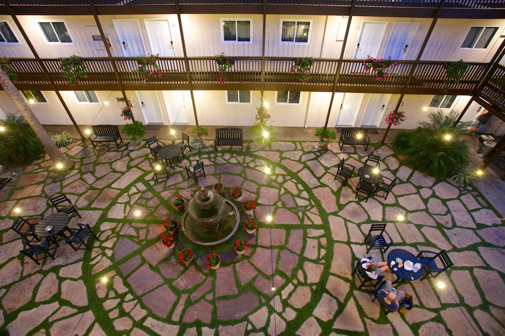 Ocean Beach Hotel 7/69