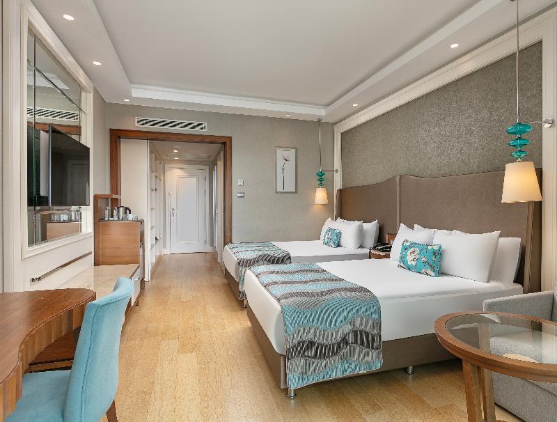 MALDIVE HOUSE