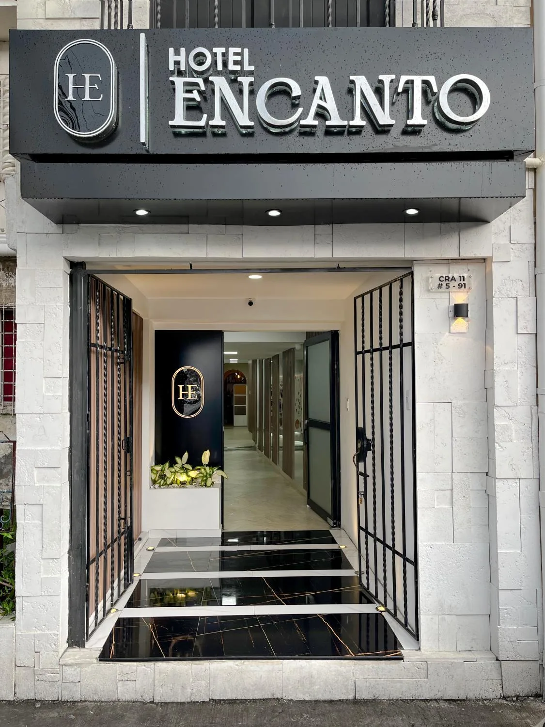 Hotel Encanto 1/29