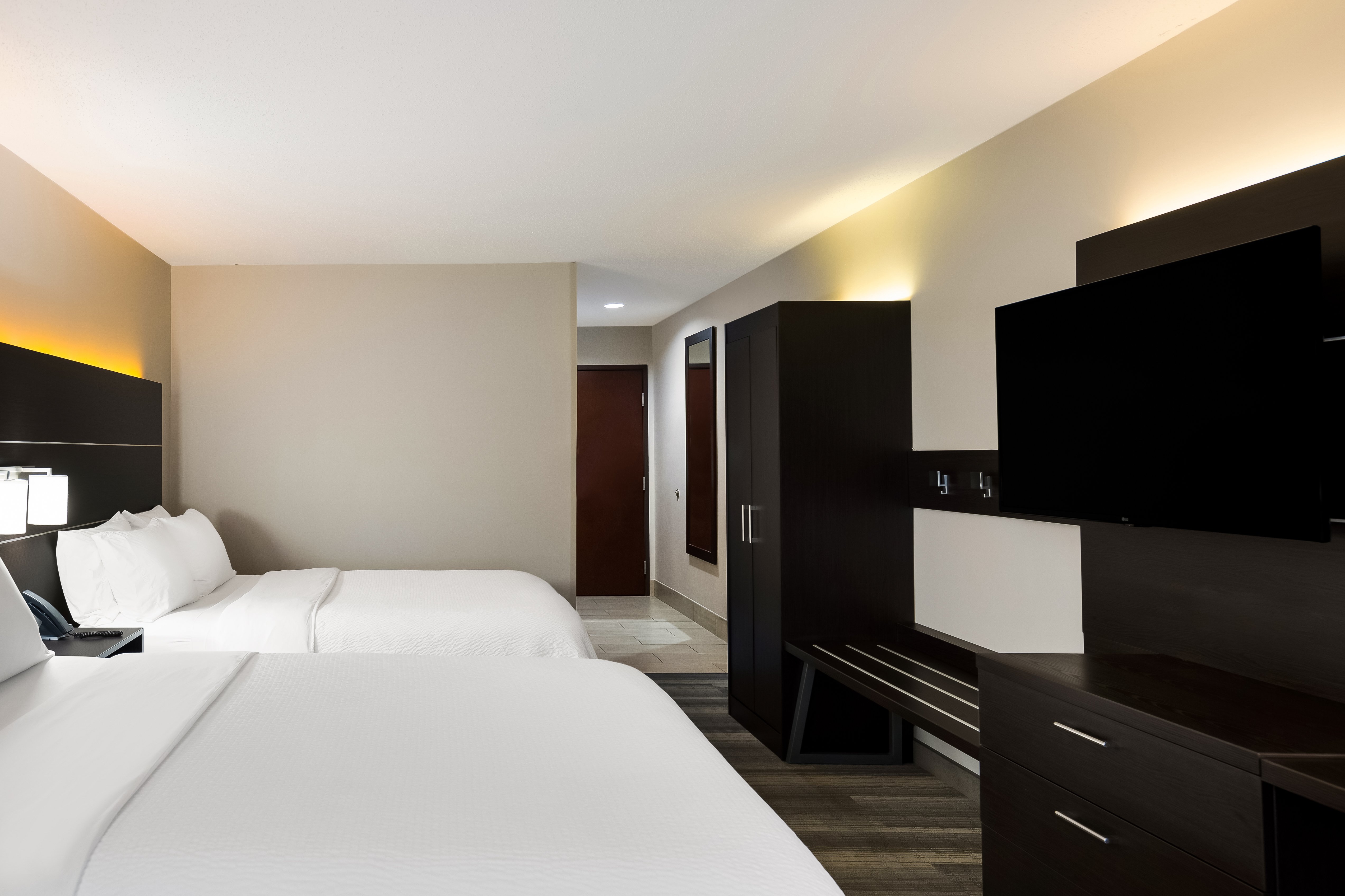 Room, 2 Beds, Accessible, Holiday Inn Express Hotel & Suites Newton Sparta 3/8