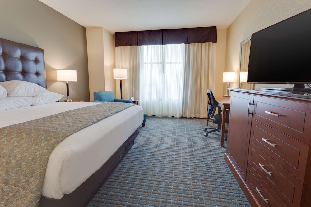 Drury Plaza Hotel St. Louis St. Charles 8/38