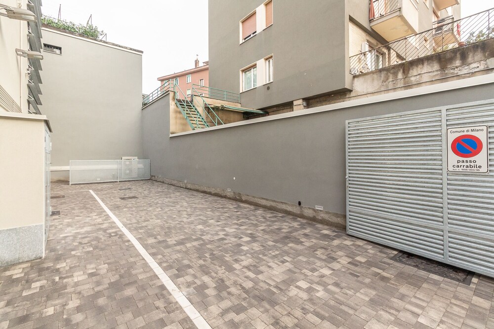 Alessia s Building- Affori FN 22/30