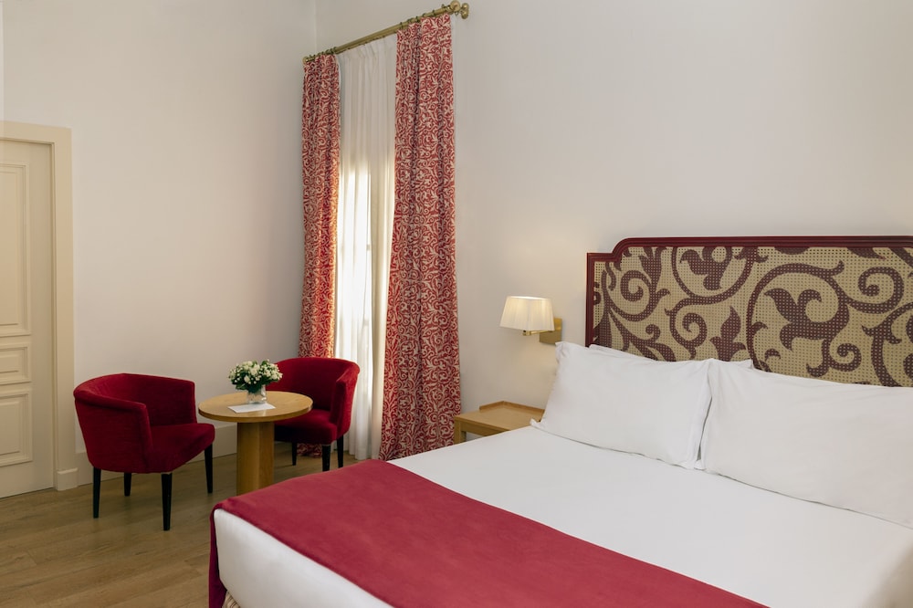 DELUXE, DOUBLE BED, PATIO