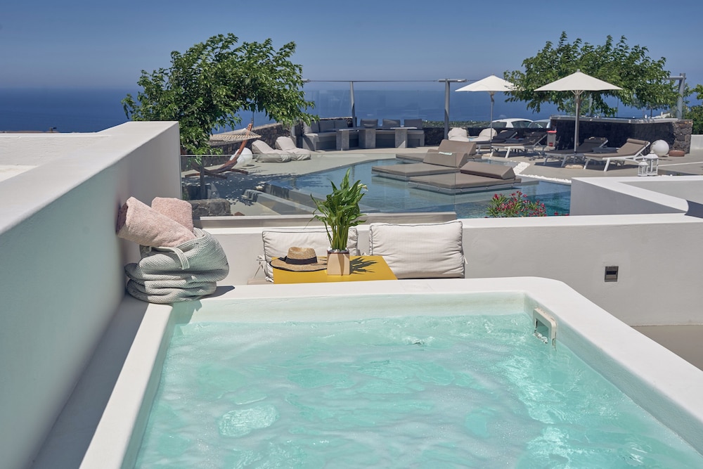 Nova Luxury Suites 44/50
