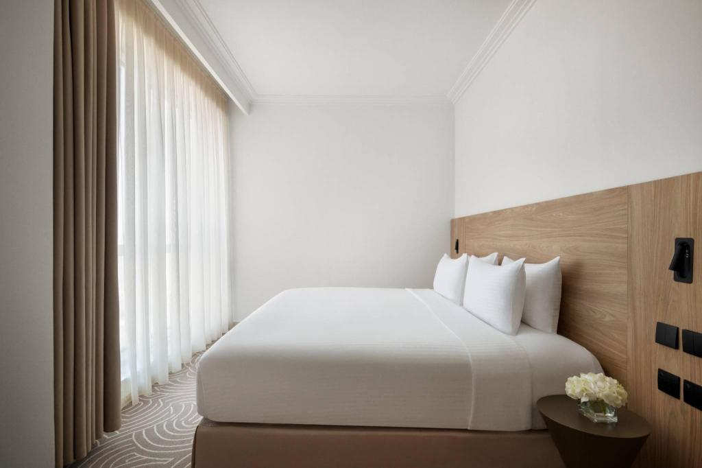 SUPERIOR, SUITE, KING BED, CITY VIEW