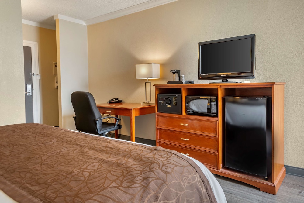 Best Western Fort Washington Inn 35/69