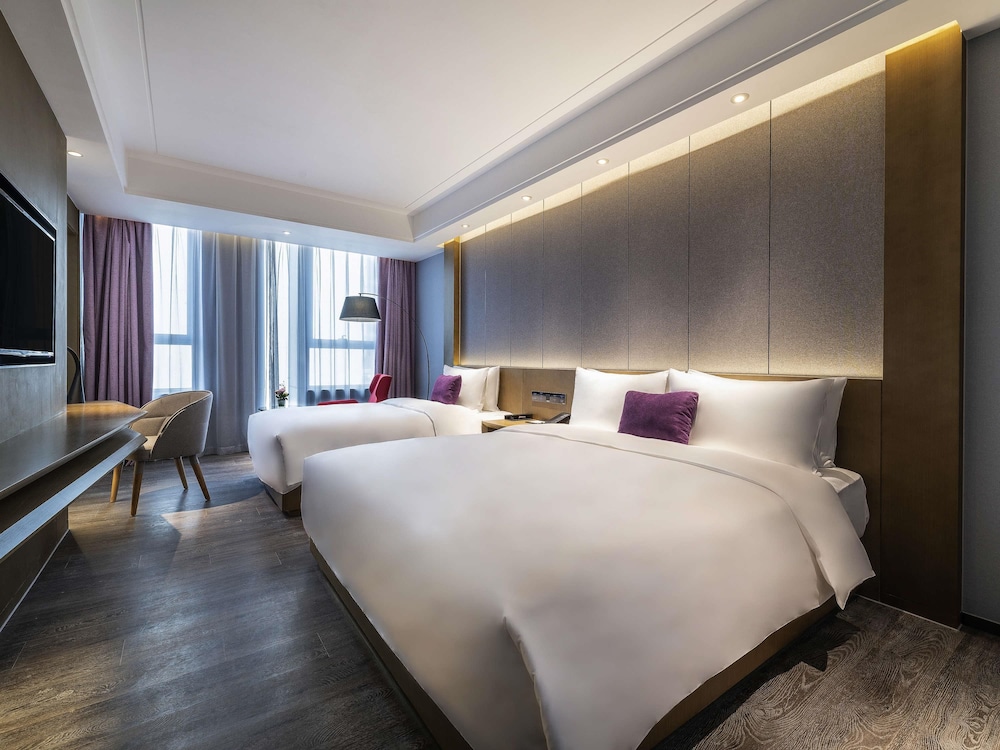 Mercure Kunshan MIXC Hi-tech 16/56