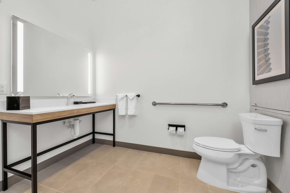 La Quinta Inn & Suites by Wyndham San Jose Silicon Valley 46/50