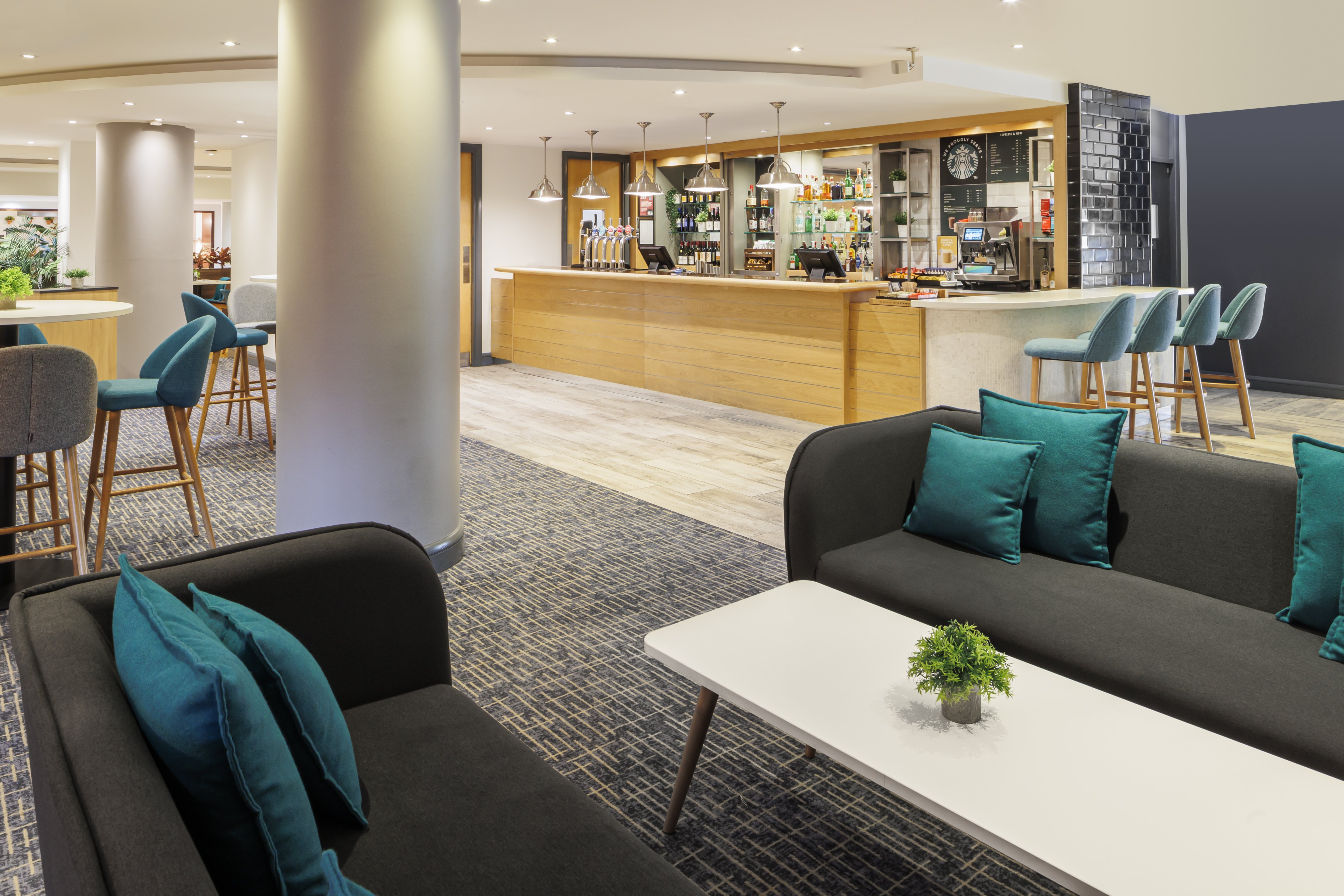 Holiday Inn High Wycombe M40 Jct. 4 36/59
