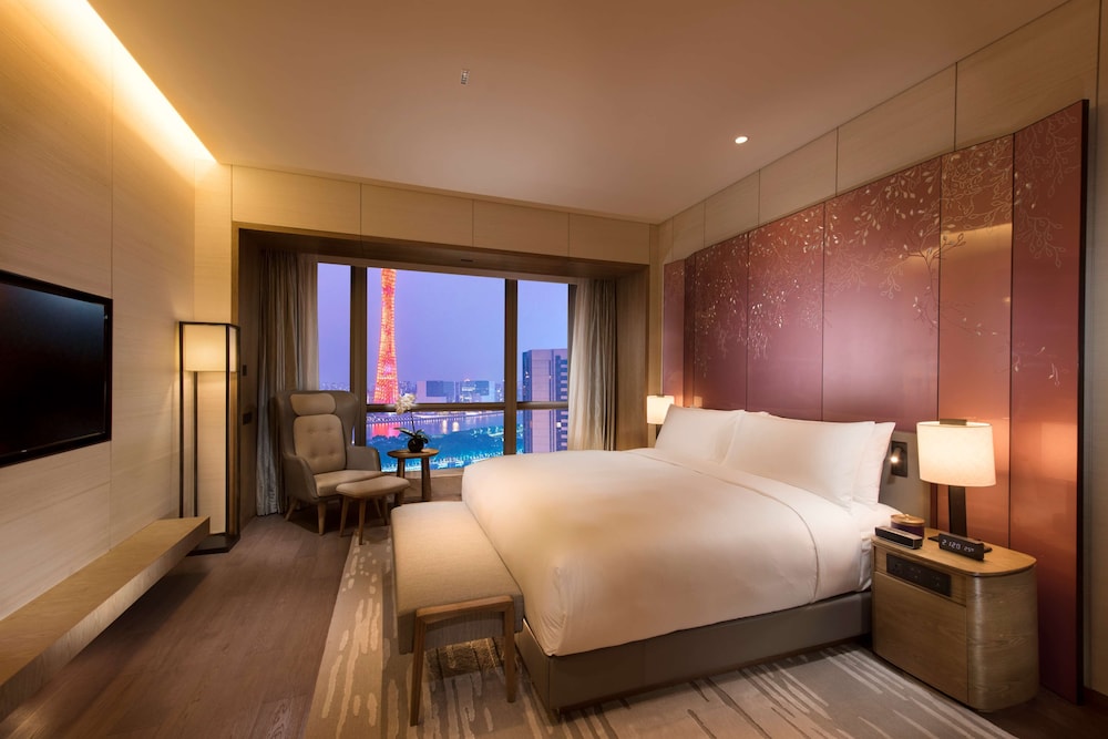 Premier, Suite, King Bed, River View, Canton Tower