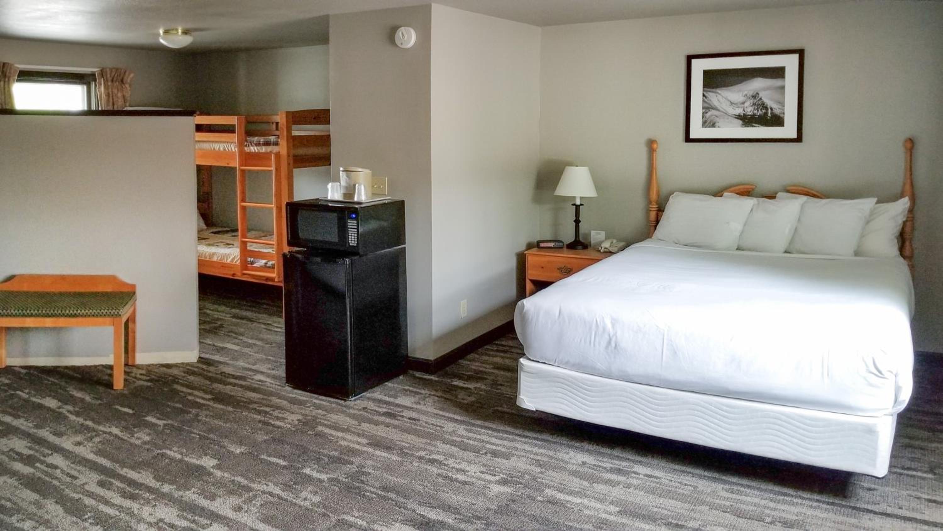 Exterior, Quadruple, Bunk Beds, Queen Bed
