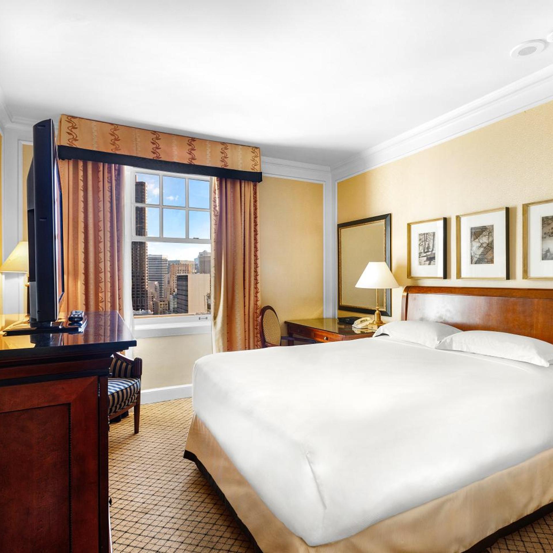 Cozy, King Bed, Queen Bed