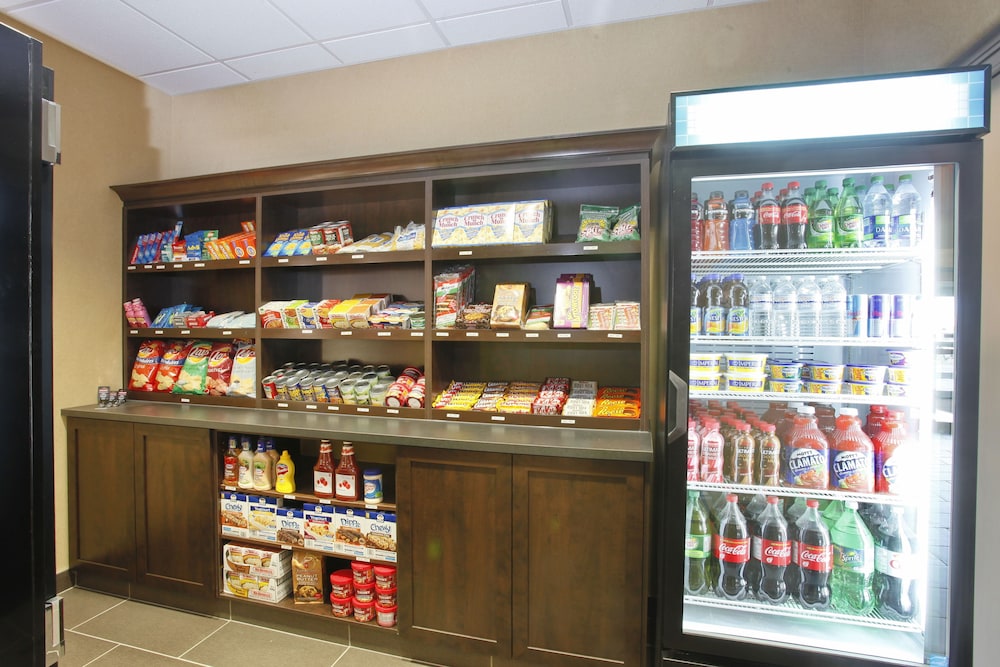 Pomeroy Inn & Suites Prince George 25/39