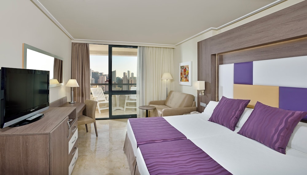 Melia, Twin Beds, Skyline View, Sofa