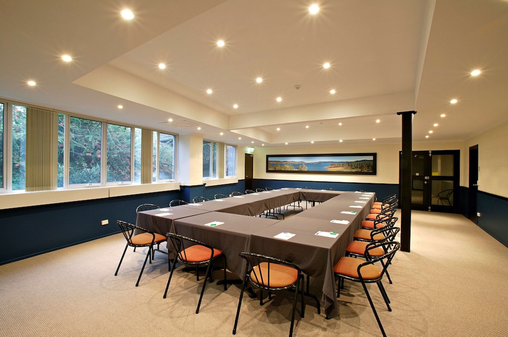 Horizons Lake Jindabyne 66/80