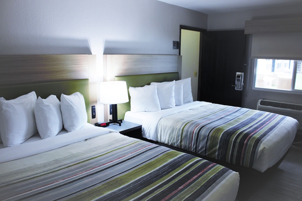 Country Inn & Suites by Radisson, Monterey Beachfront-Marina, CA 13/31