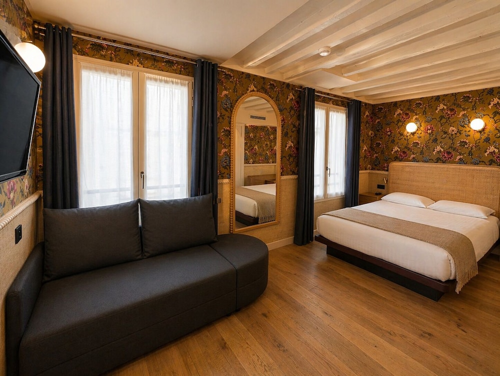 Hotel de Notre Dame Maitre Albert 22/65