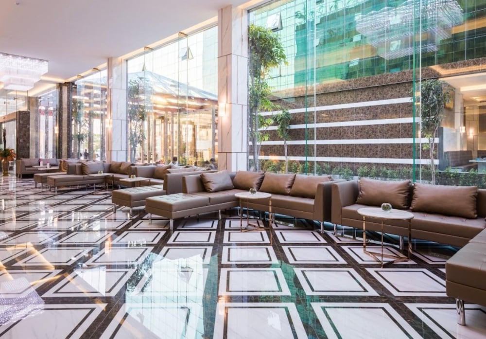 Elegant Bangkok Hotel 25/50